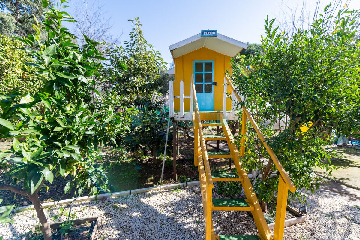 Villa for sale in Las Chapas, Marbella East