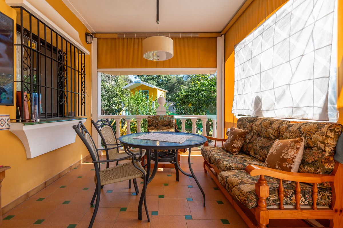 Villa for sale in Las Chapas, Marbella East