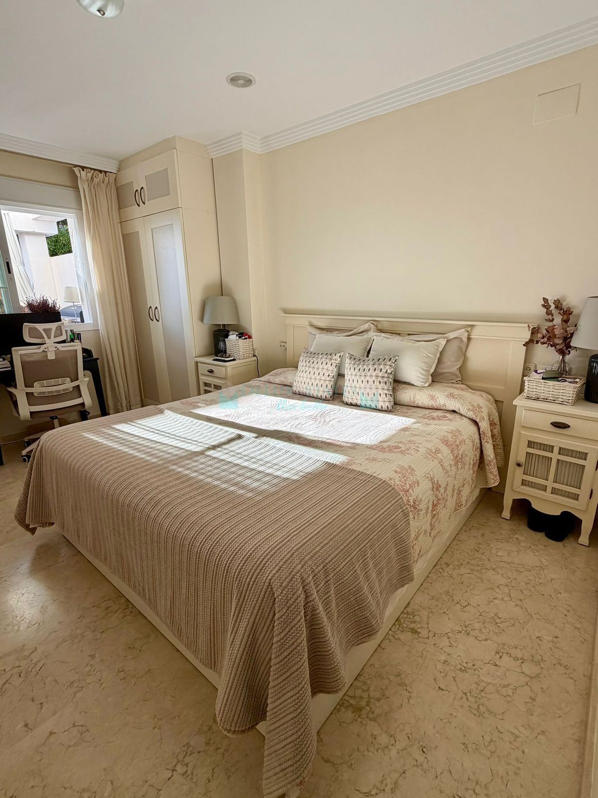 Apartment for sale in Rio Real, Marbella East