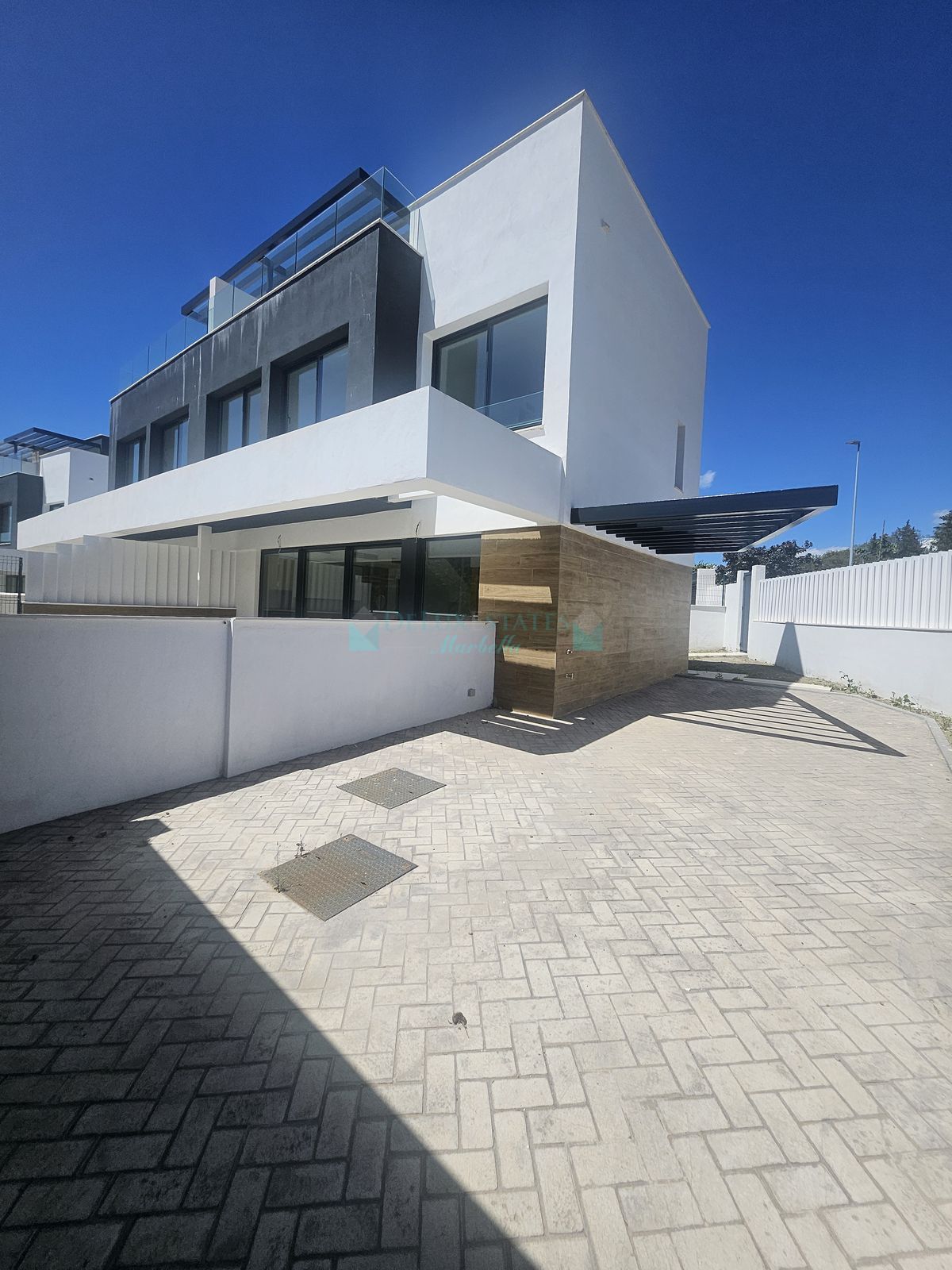 Semi Detached Villa for sale in Atalaya, Estepona