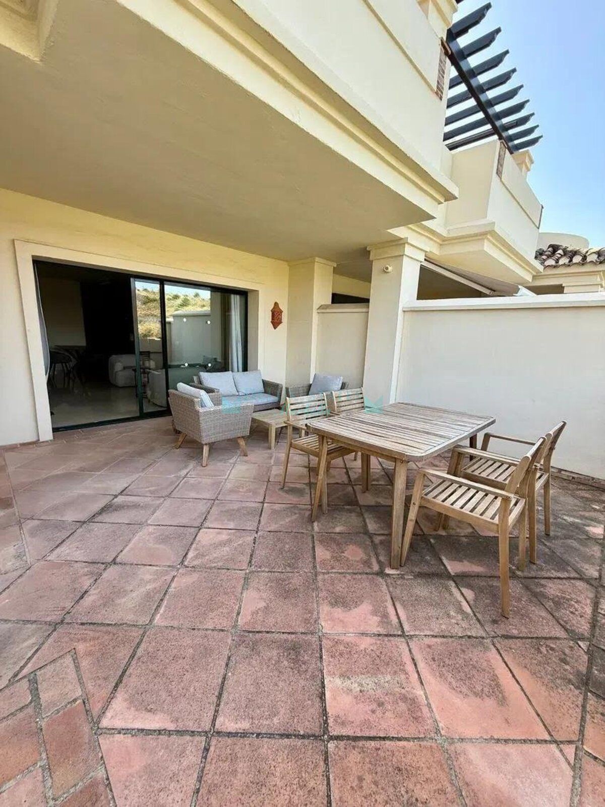 Apartment for sale in Benahavis