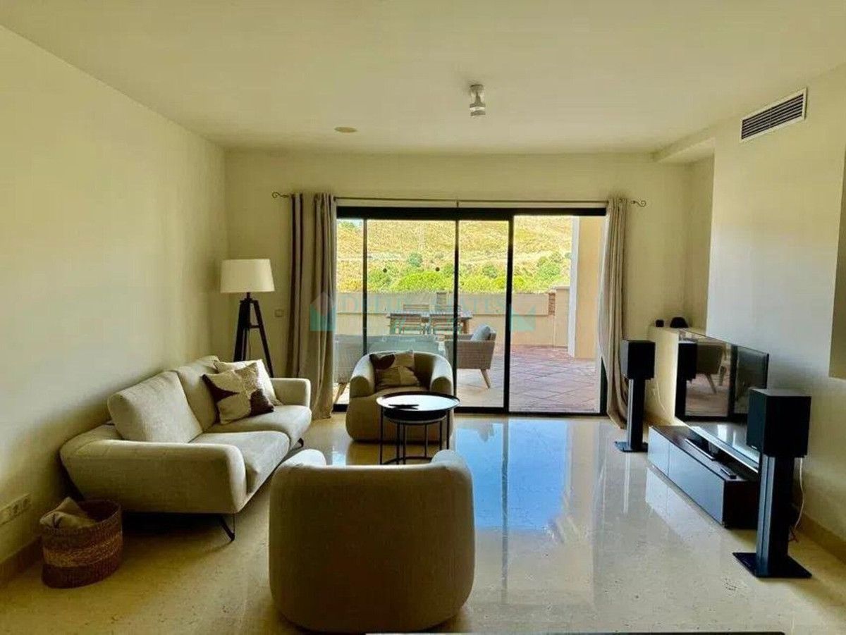 Apartment for sale in Benahavis