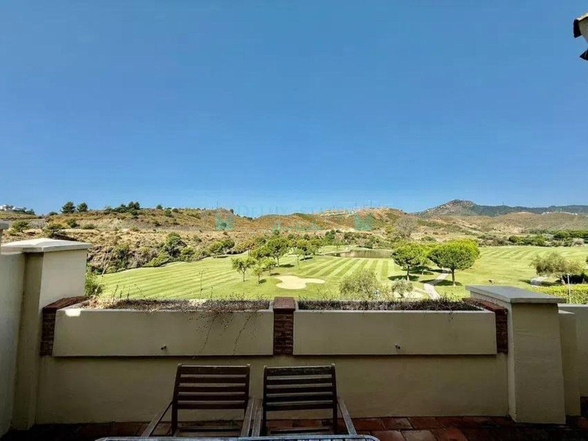 Apartment for sale in Benahavis