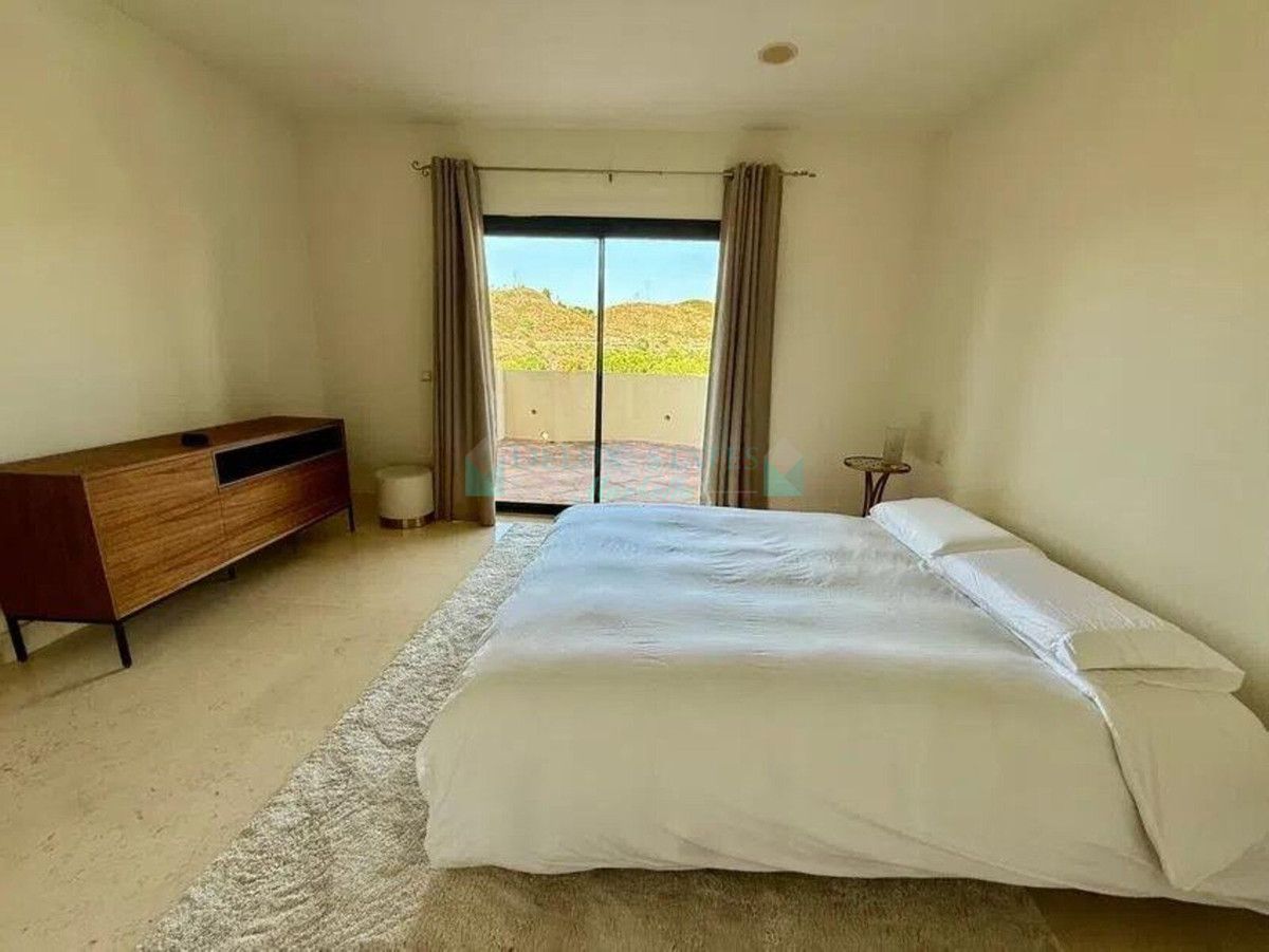 Apartment for sale in Benahavis