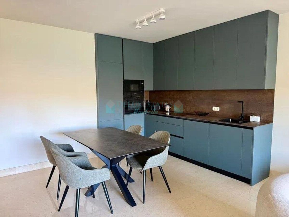 Apartment for sale in Benahavis