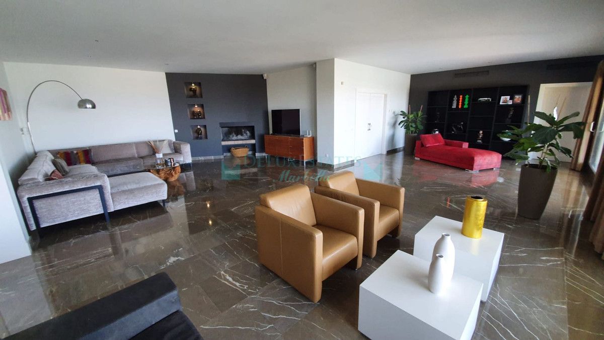 Villa for sale in Los Flamingos, Benahavis