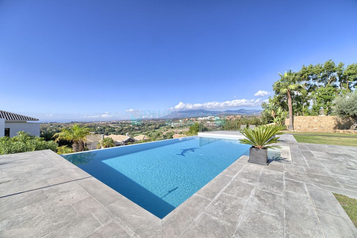 Villa for sale in Los Flamingos, Benahavis