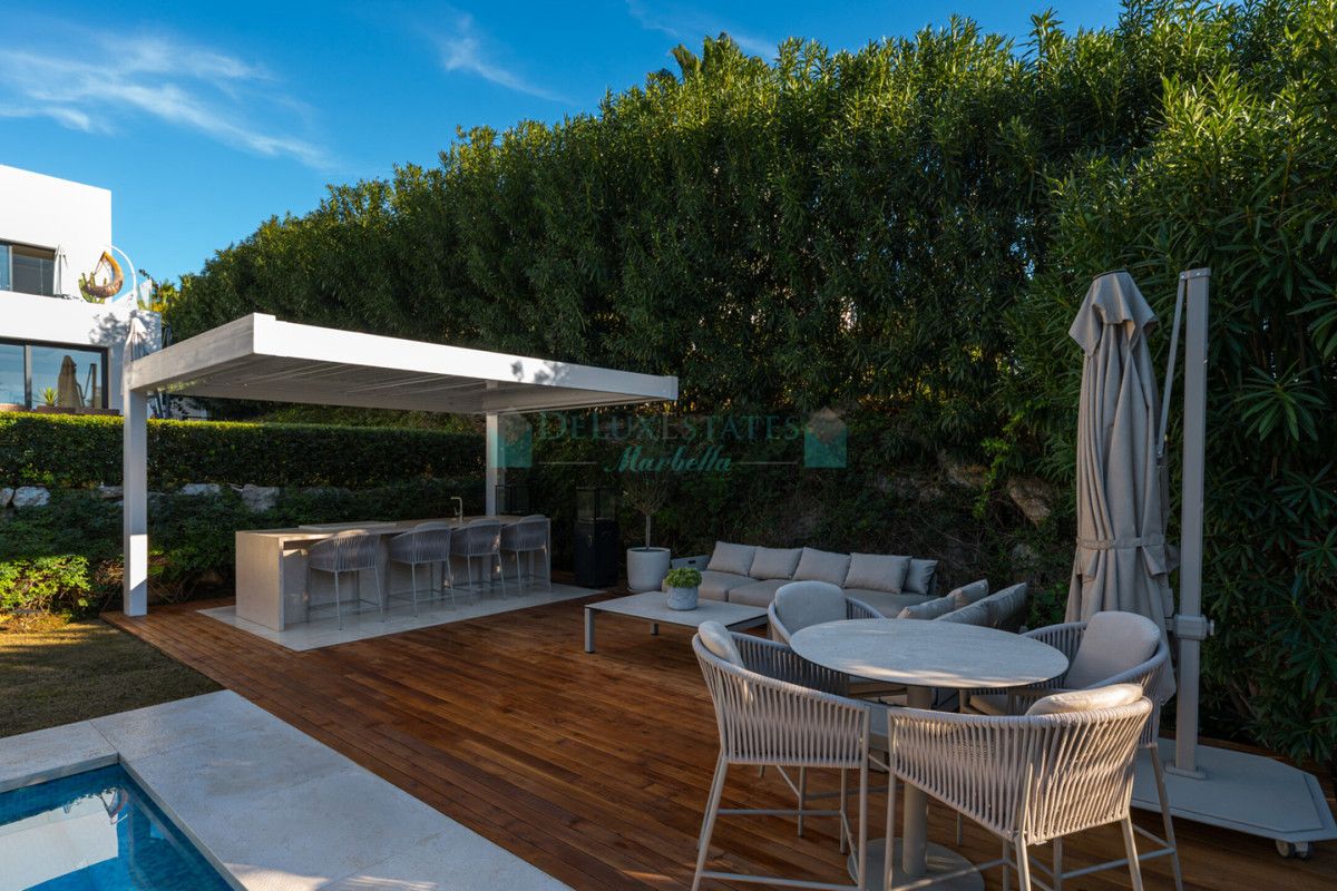 Villa for sale in Nueva Andalucia