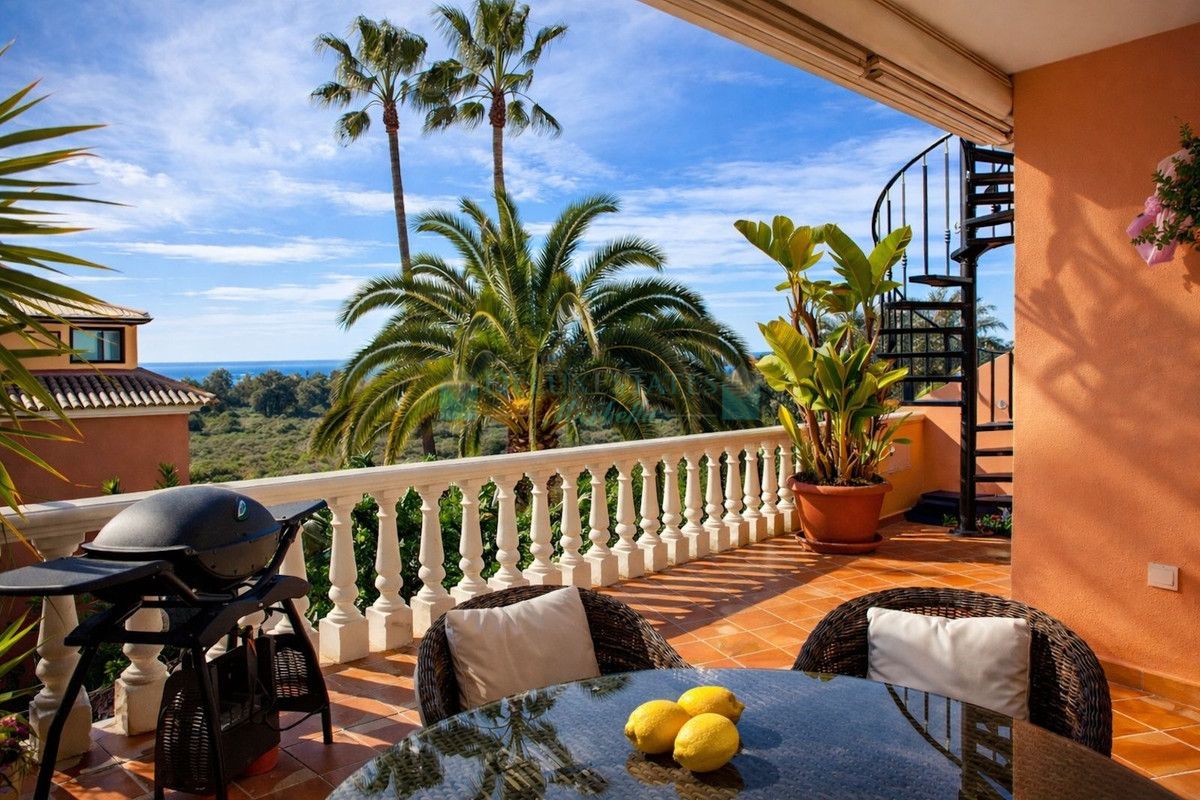 Penthouse for sale in Costalita, Estepona
