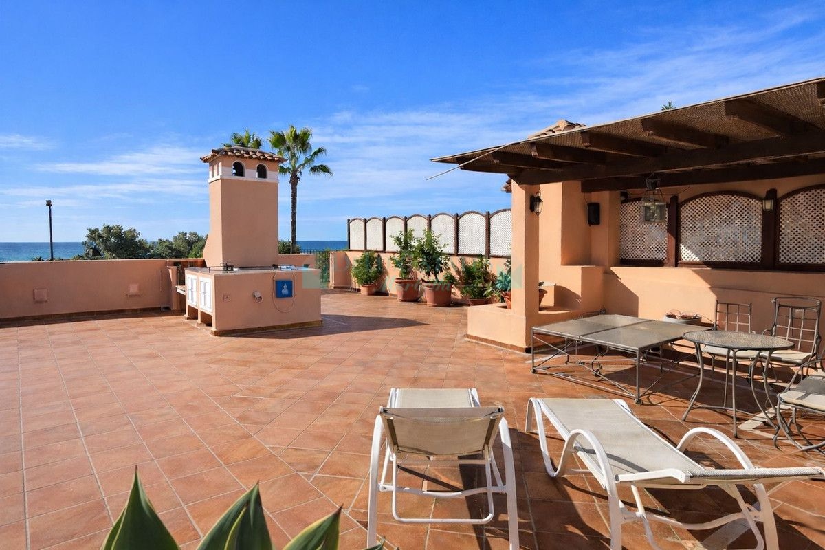 Penthouse for sale in Costalita, Estepona