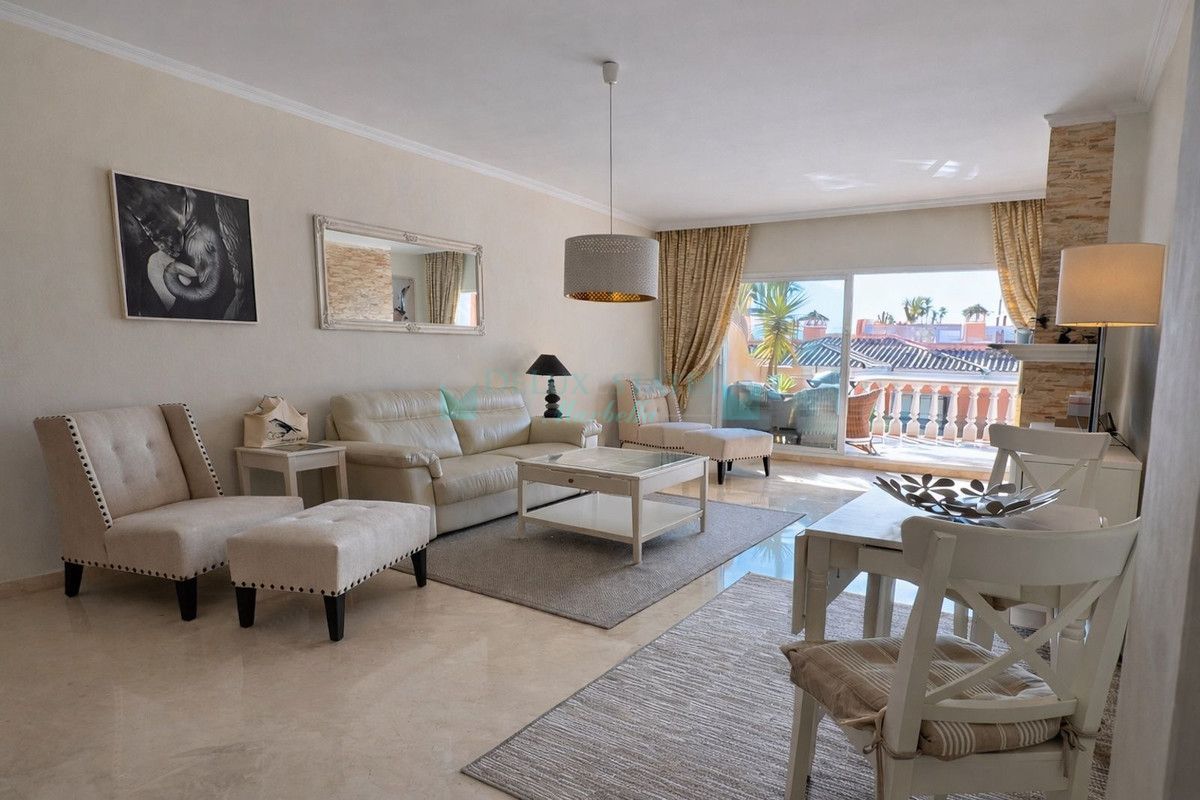 Penthouse for sale in Costalita, Estepona
