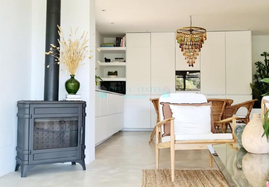 Semi Detached Villa for rent in Ojen