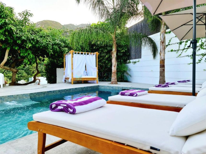 Semi Detached Villa for rent in Ojen