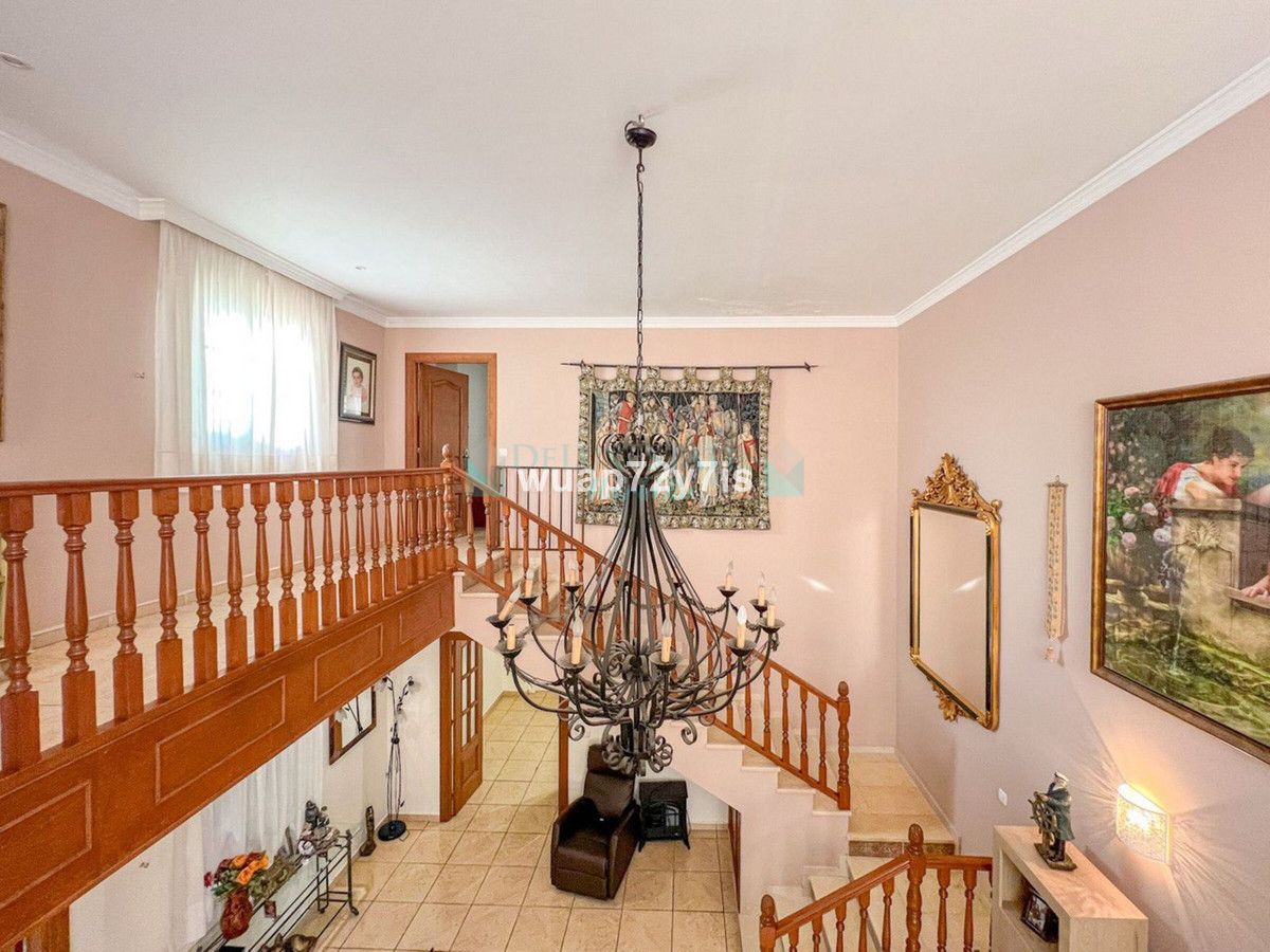 Semi Detached Villa for sale in Estepona