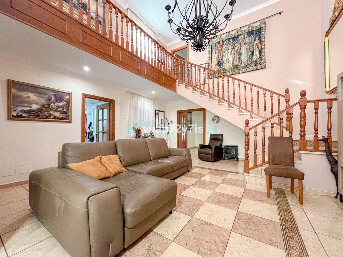 Semi Detached Villa for sale in Estepona