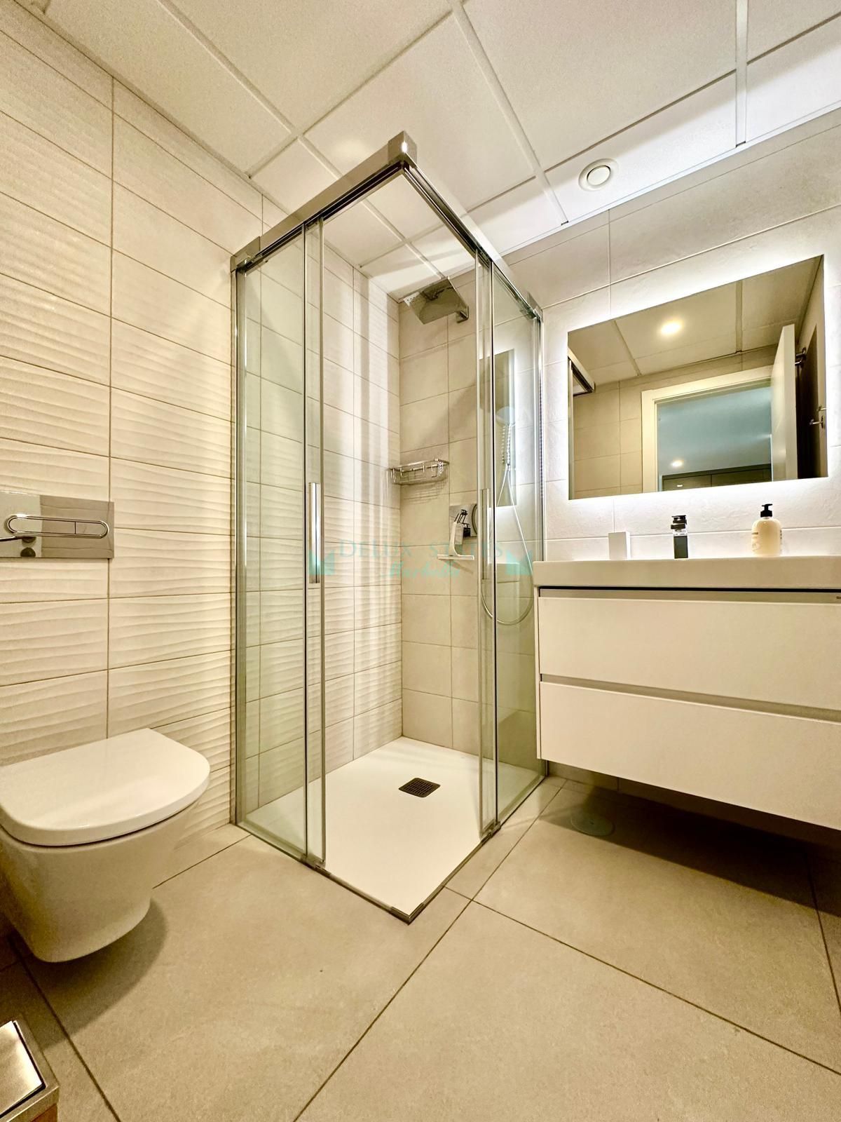 Ground Floor Apartment for sale in Elviria, Marbella East