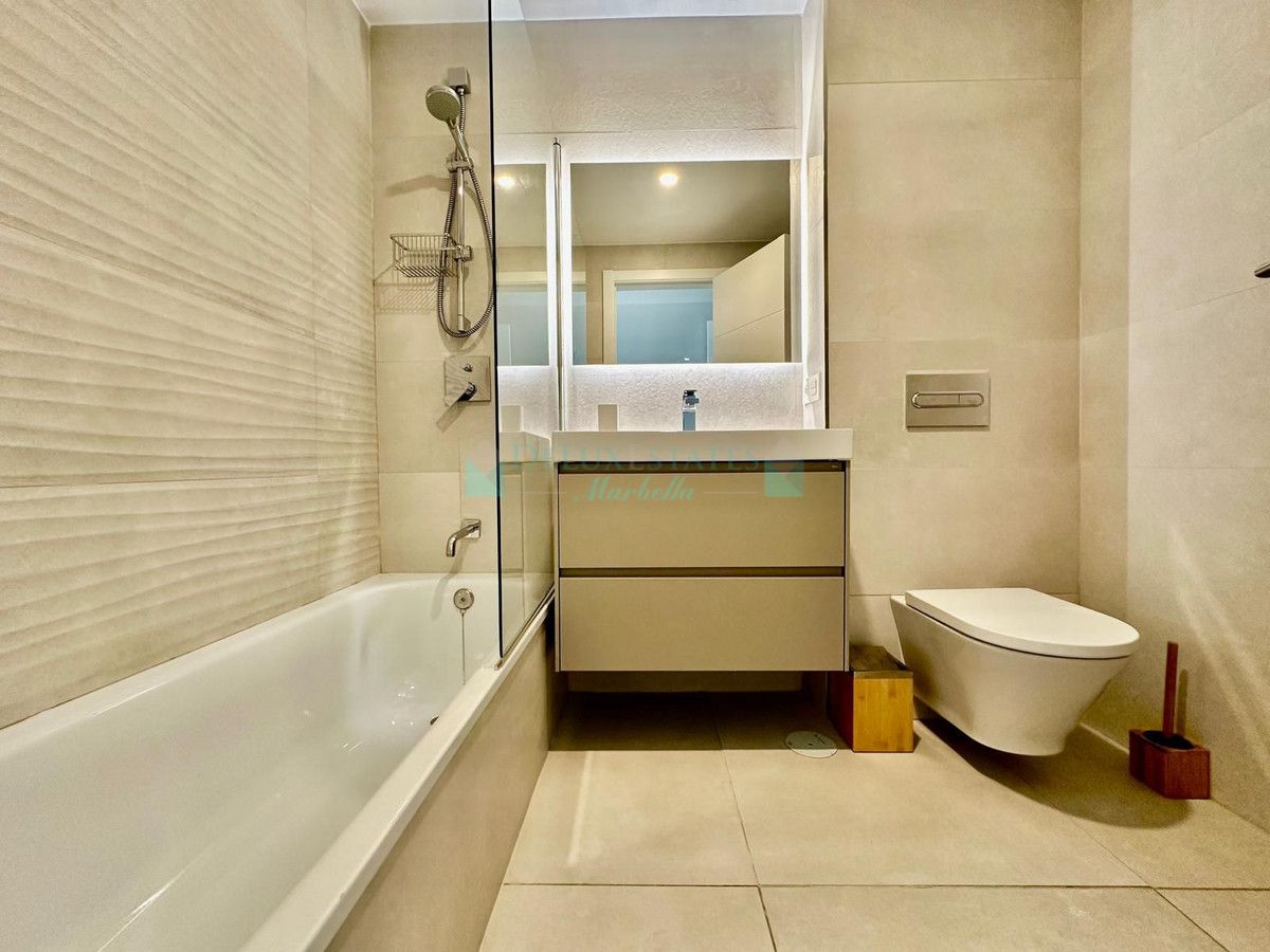 Ground Floor Apartment for sale in Elviria, Marbella East