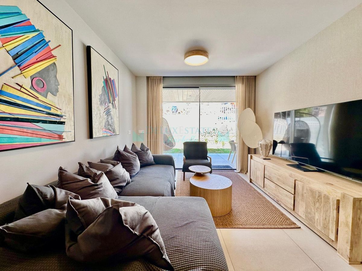 Ground Floor Apartment for sale in Elviria, Marbella East