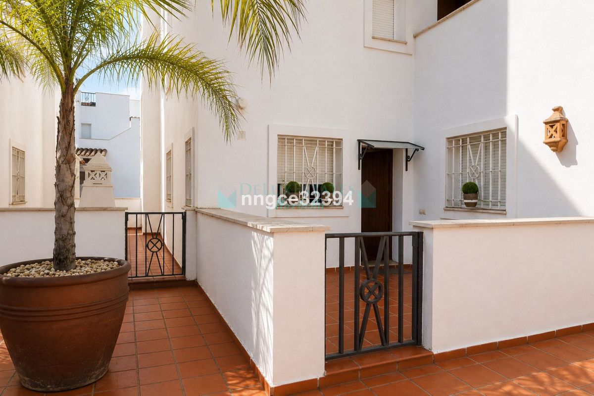Ground Floor Apartment for sale in Nueva Andalucia