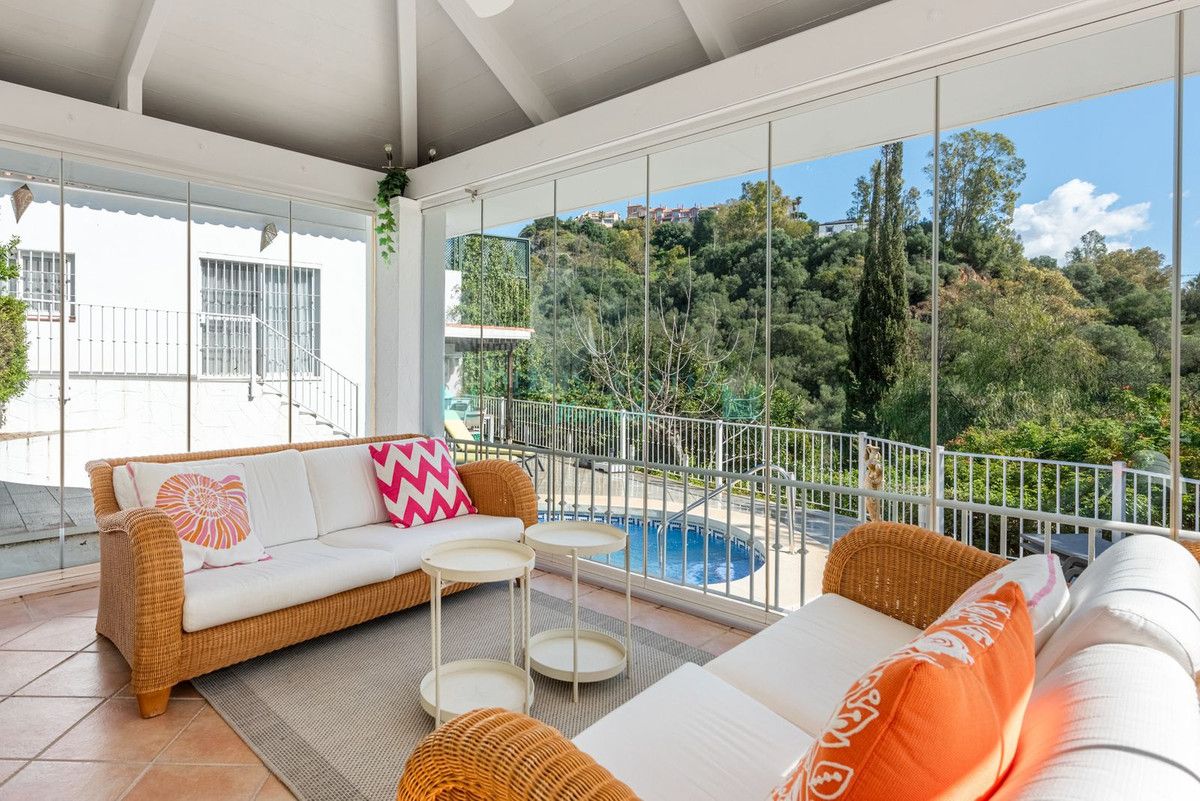 Villa for sale in Benahavis