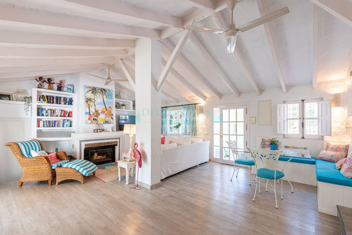 Villa for sale in Benahavis