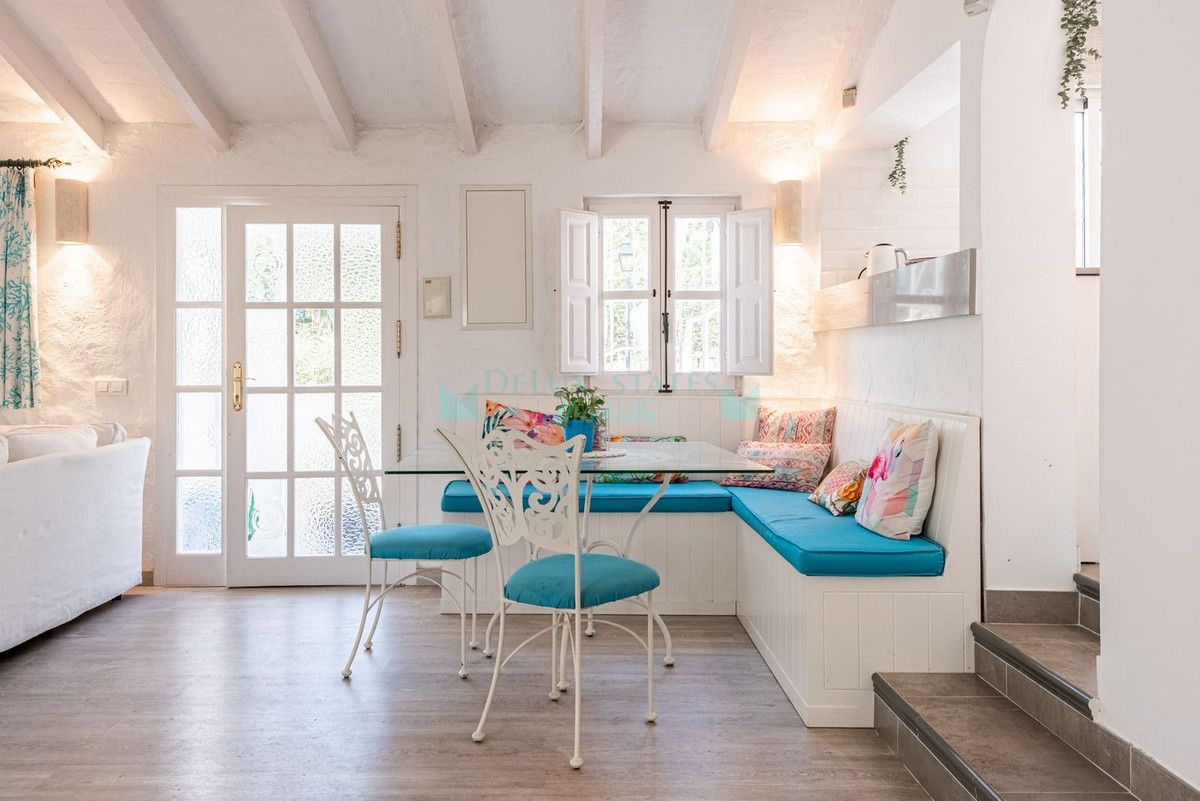 Villa for sale in Benahavis