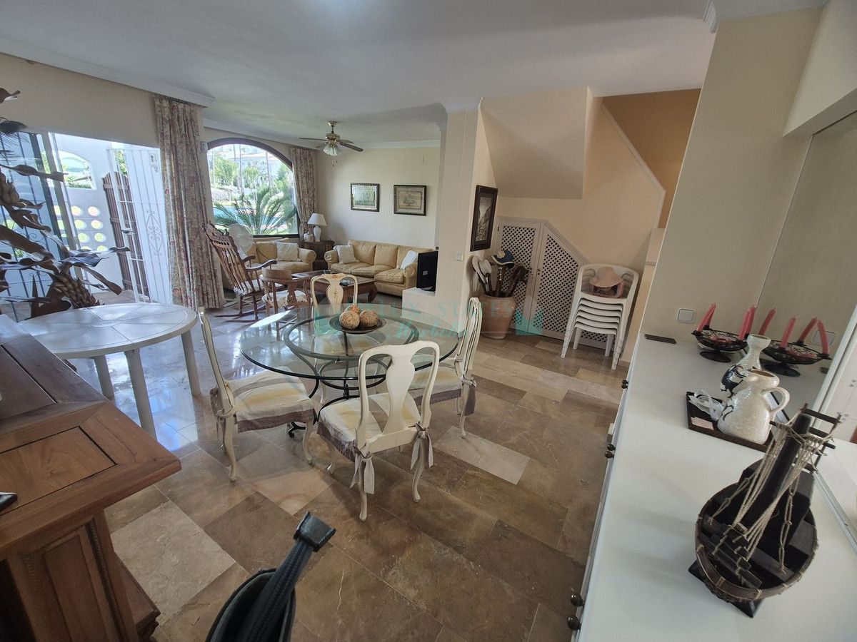 Town House for sale in Atalaya, Estepona