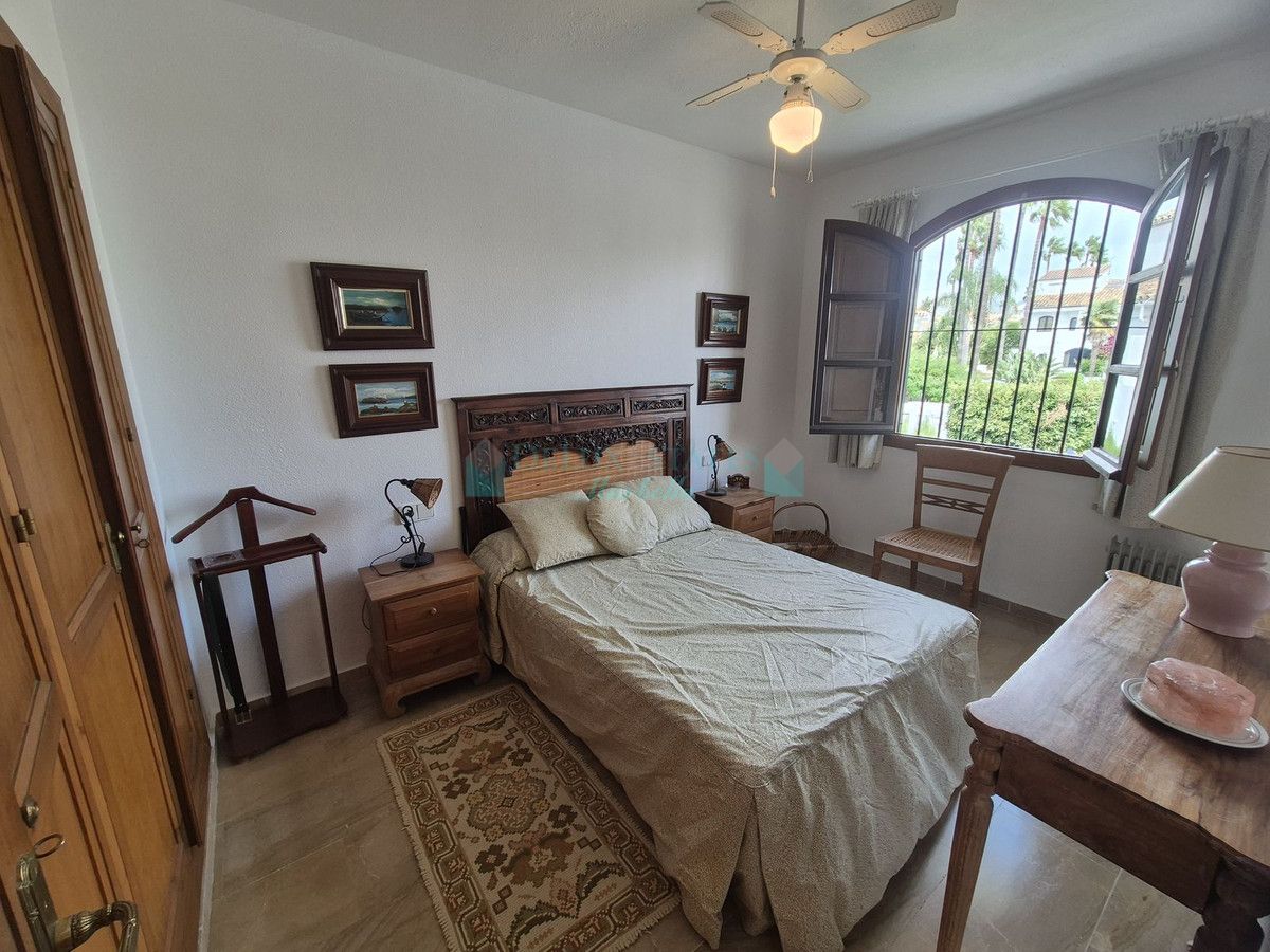 Town House for sale in Atalaya, Estepona