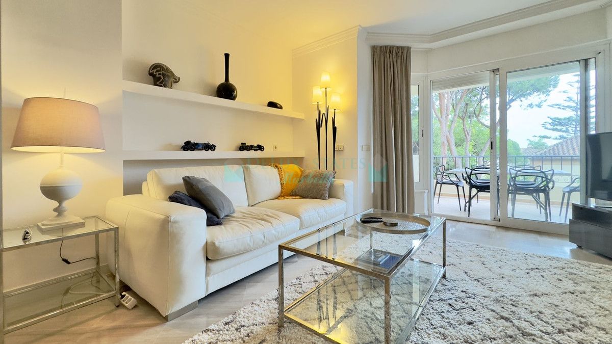 Apartamento en venta en Elviria, Marbella Este
