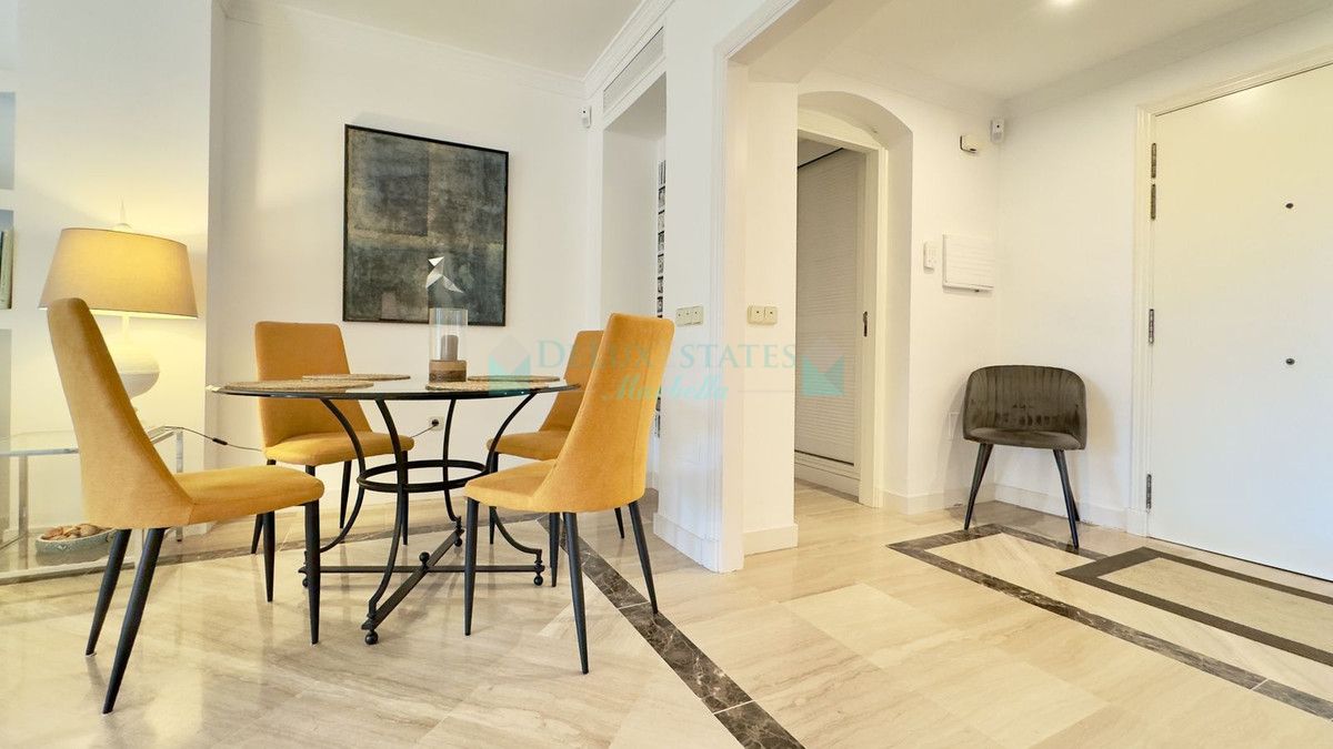 Apartment for sale in Elviria, Marbella East