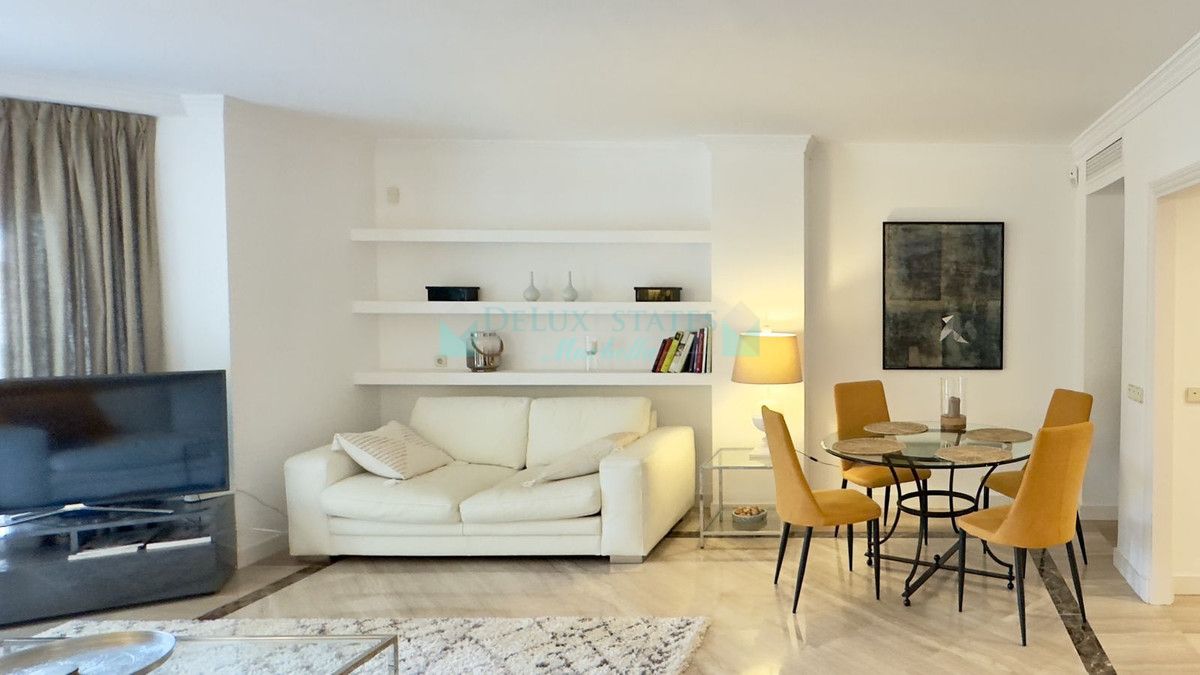 Apartment for sale in Elviria, Marbella East