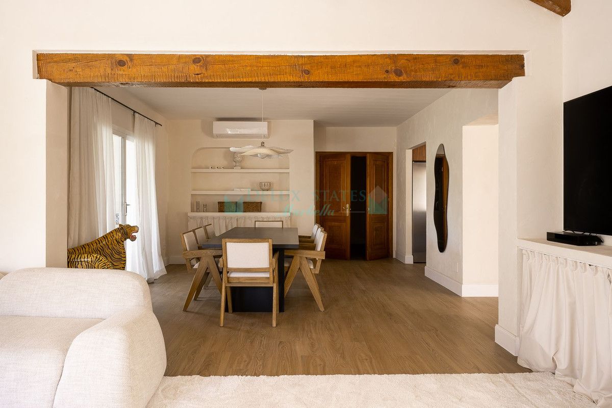 Villa en venta en El Rosario, Marbella Este