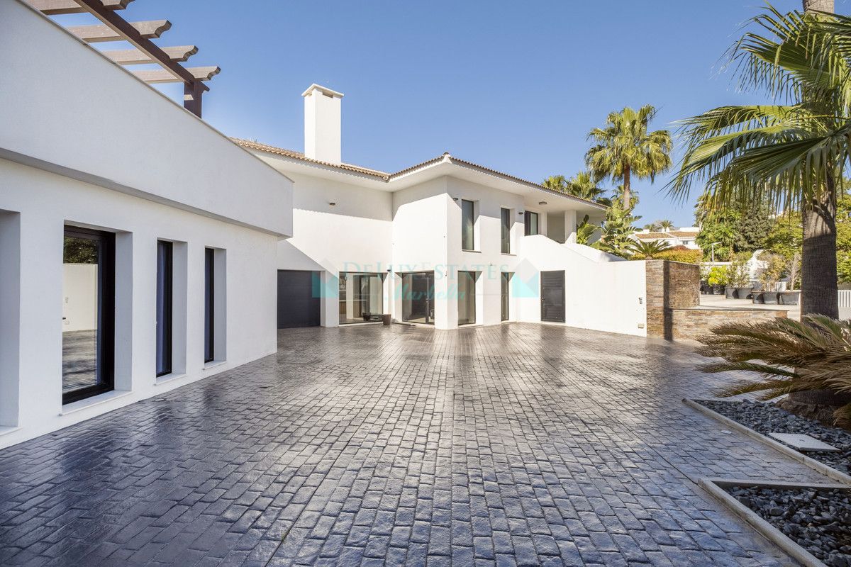 Villa en alquiler en Nueva Andalucia