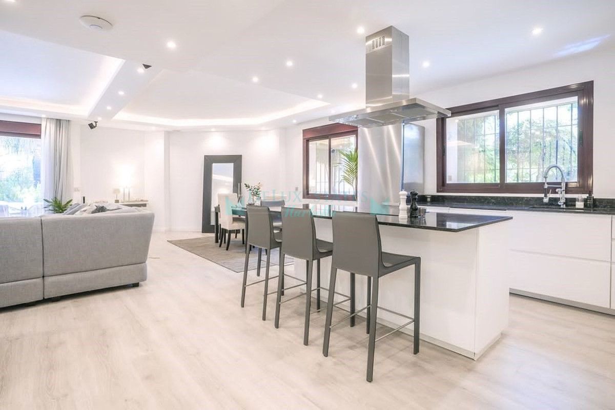 Semi Detached Villa for sale in Marbella Golden Mile