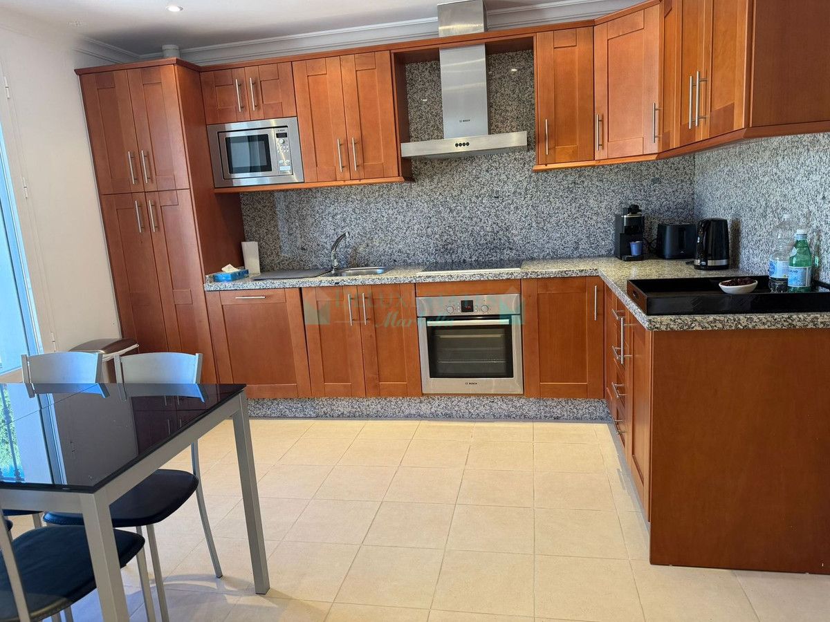 Town House for sale in Benahavis