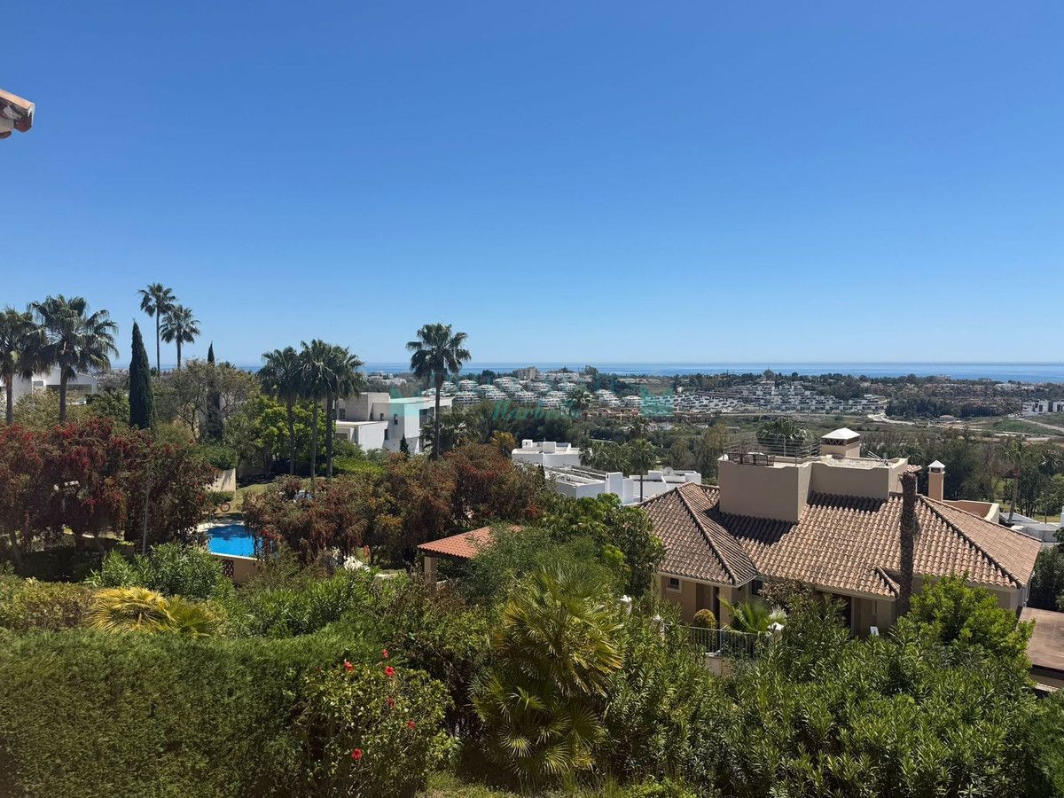 Town House for sale in Benahavis