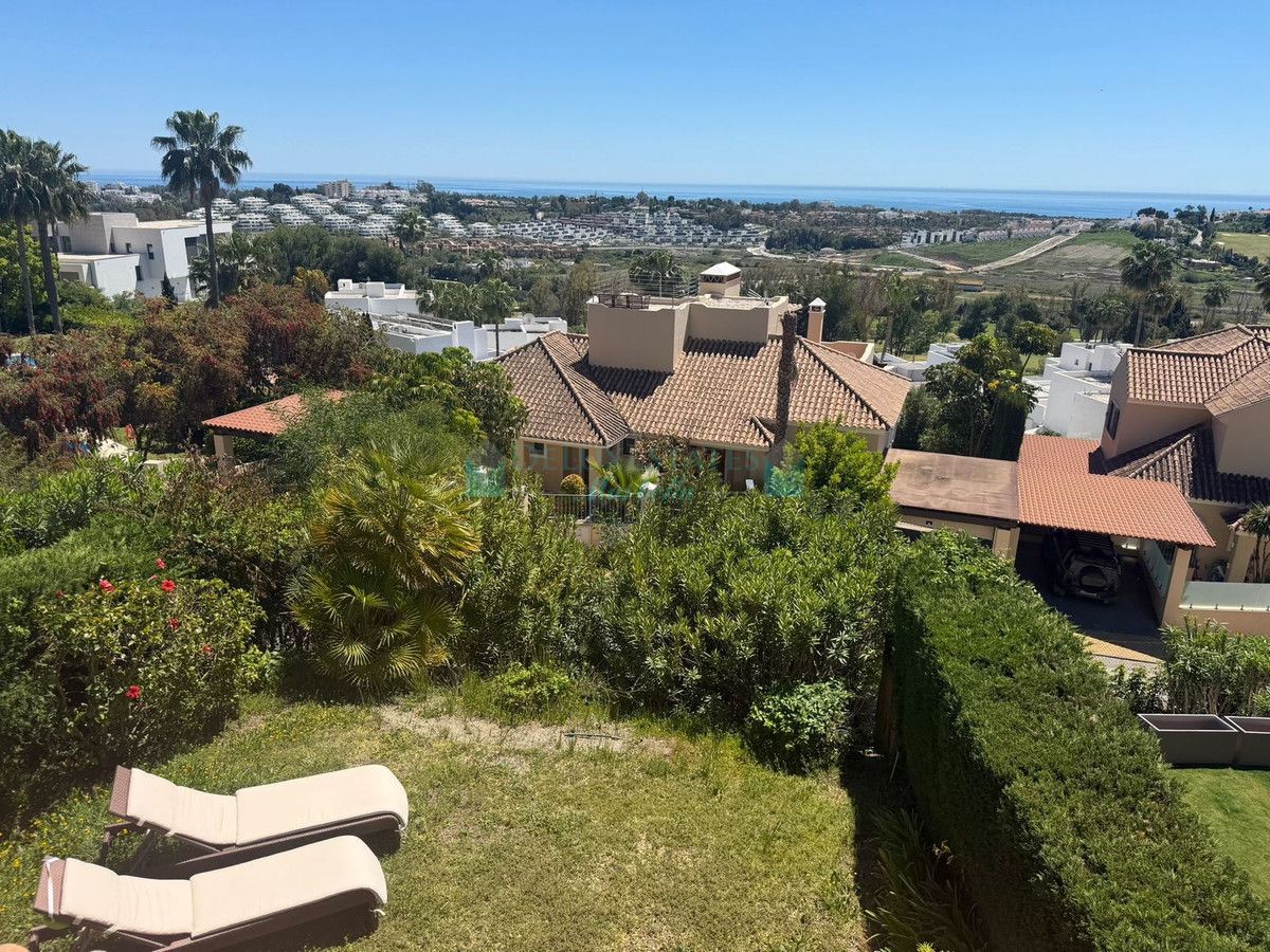 Town House for sale in Benahavis