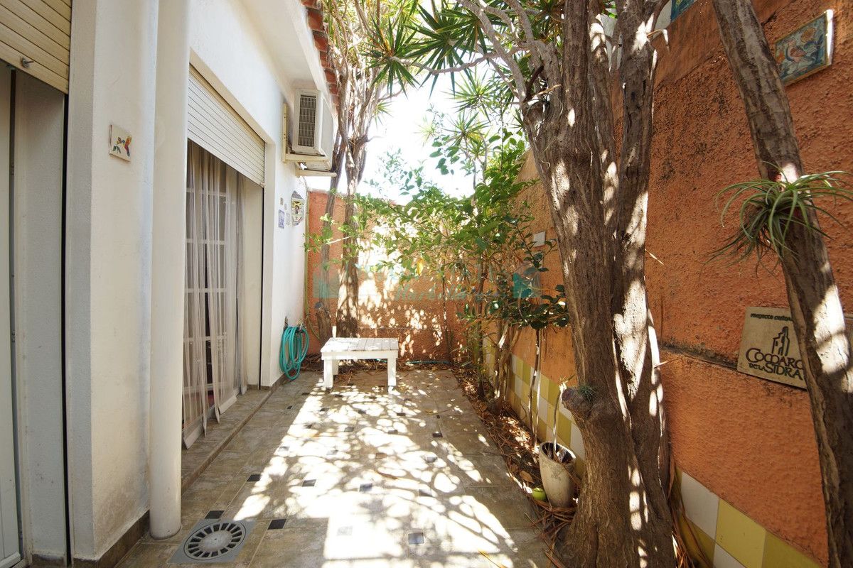 Town House for sale in Nueva Andalucia