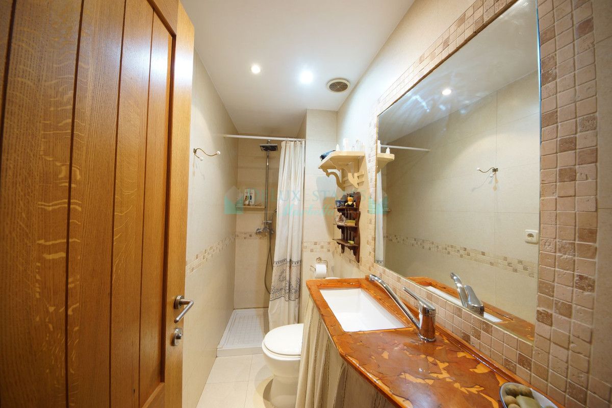 Town House for sale in Nueva Andalucia