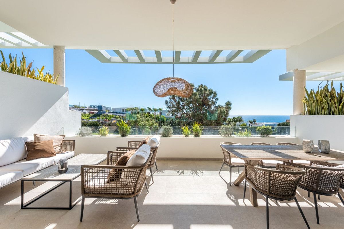 Town House for sale in Cabopino, Marbella East