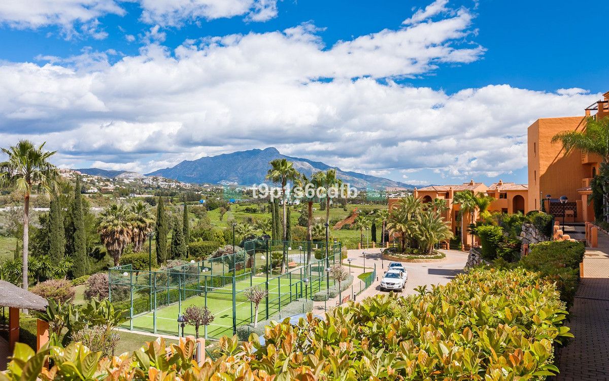 Ground Floor Apartment for sale in Benahavis