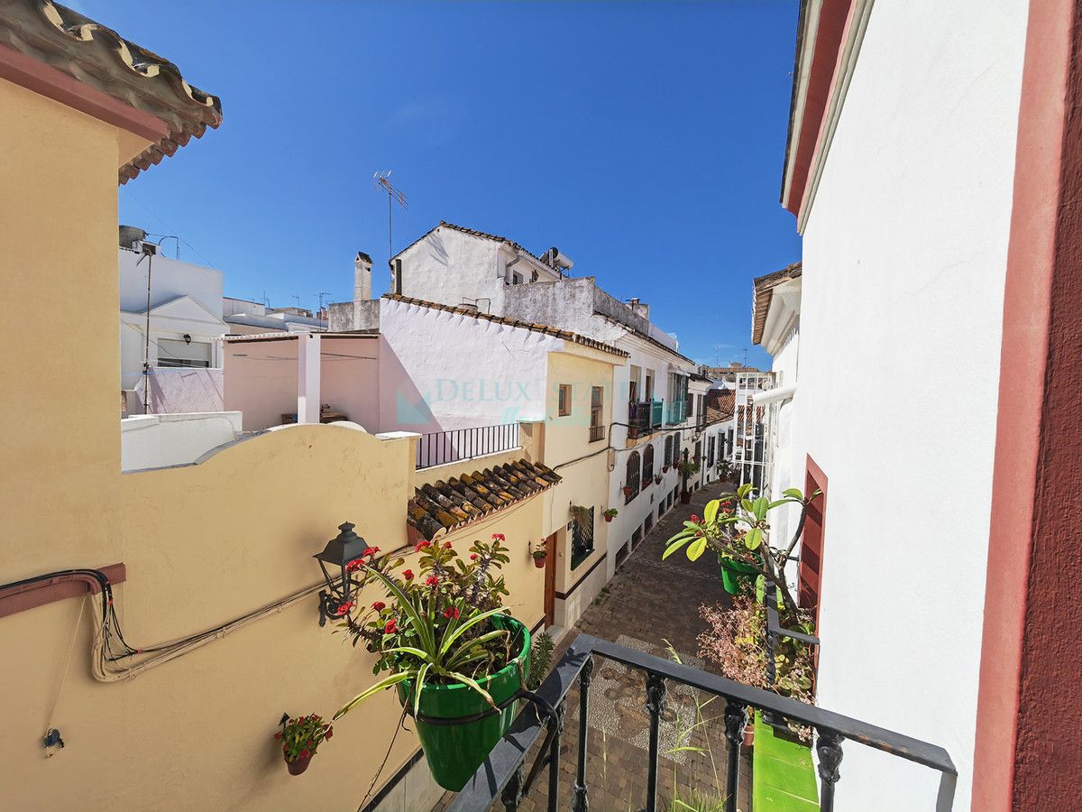 Town House for sale in Estepona