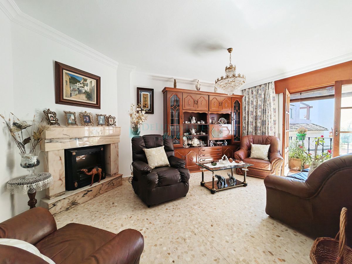 Town House for sale in Estepona