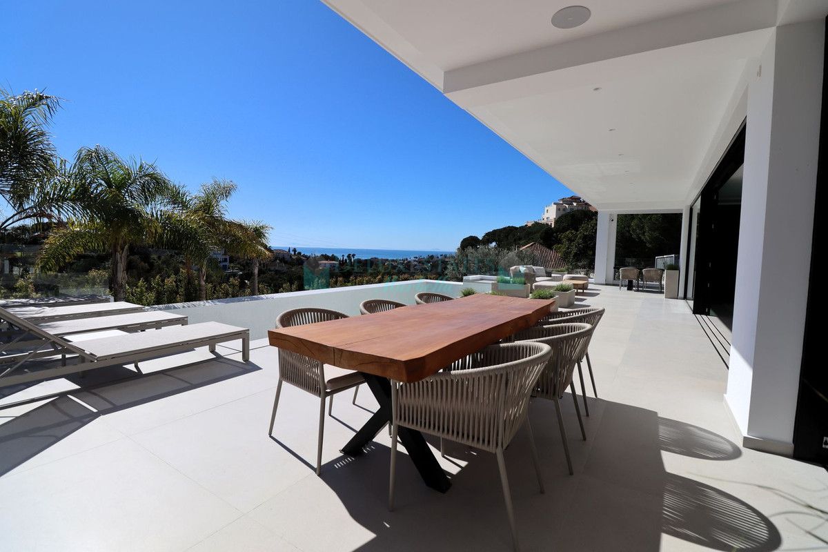 Villa for sale in Elviria, Marbella East