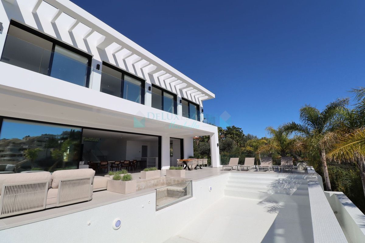 Villa for sale in Elviria, Marbella East