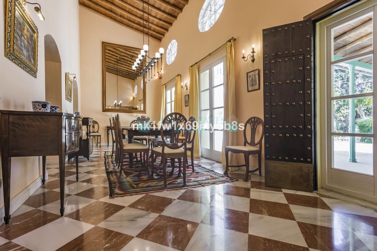 Villa for rent in Marbella