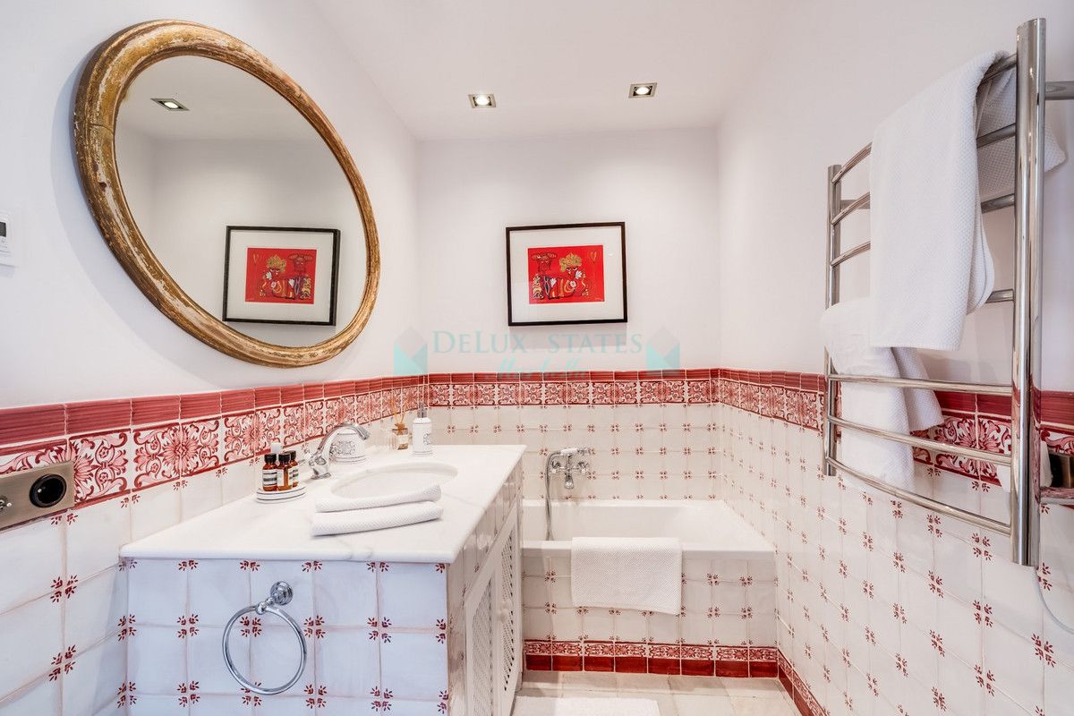 Ground Floor Apartment for sale in La Zagaleta, Benahavis