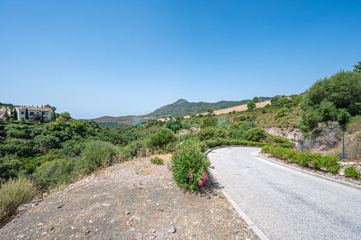 Plot for sale in La Zagaleta, Benahavis