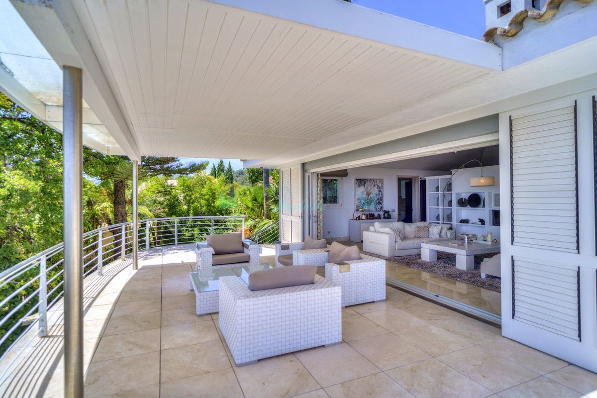 Villa en venta en El Madroñal, Benahavis