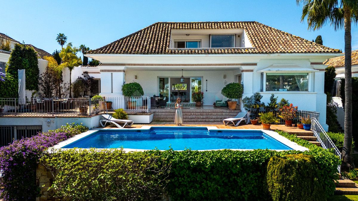 Villa en venta en Aloha, Nueva Andalucia
